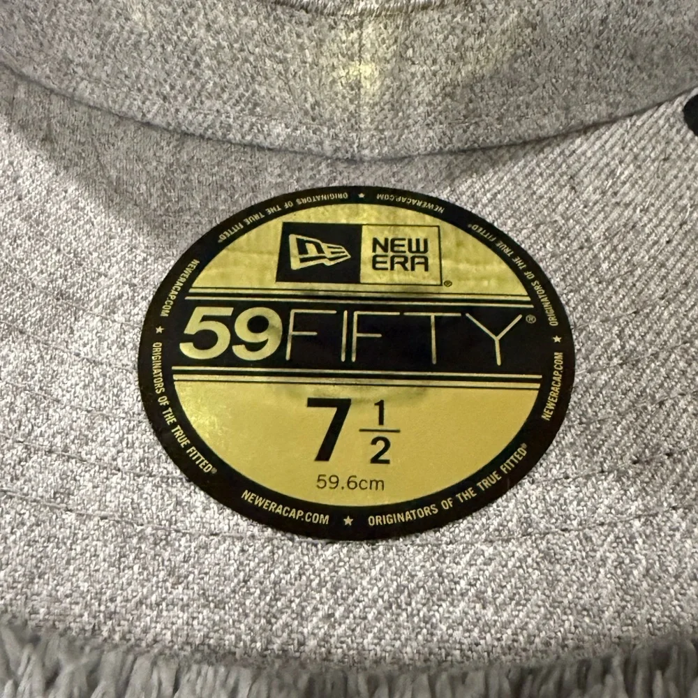 7 1/2 Heather Gray 49ers New Era Gray 59FIFTY Fitted hat. New with tag
